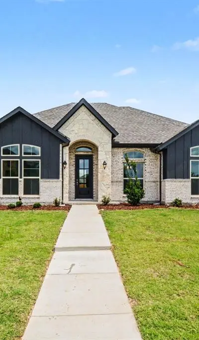 1913 Barrix Lane, DeSoto TX 75115 - Photo 2
