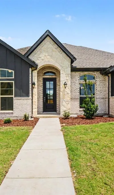 1913 Barrix Lane, DeSoto TX 75115 - Photo 3