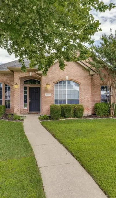 10812 Wild Oak Drive, Frisco TX 75035 - Photo 3
