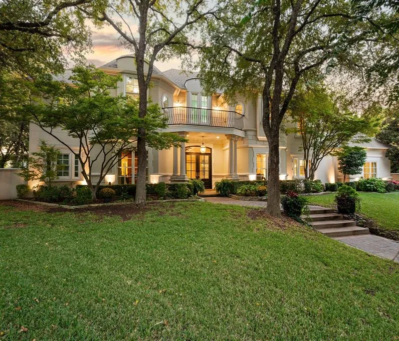 802 Carriage Court, Southlake TX 76092
