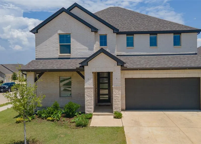 2424 Yosemite Way, Corinth TX 76210