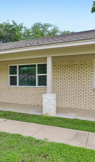 1707 Park Ridge Terrace, Arlington TX 76012 - Photo 3