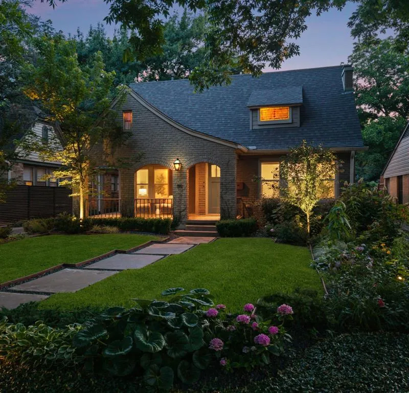 1119 N Winnetka Avenue, Dallas TX 75208
