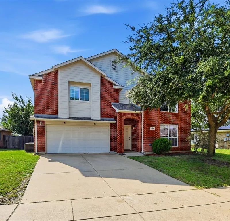 1703 Wolf Creek Drive, Arlington TX 76018