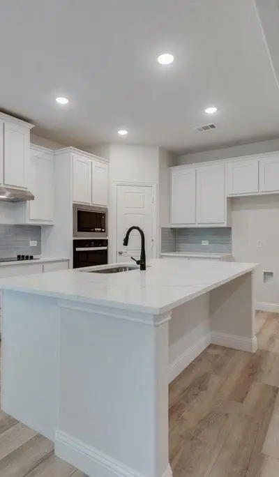 1040 Monaco Court, Springtown TX 76082 - Photo 4