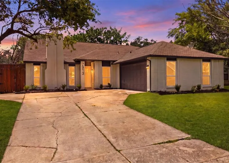 7913 Firefly Drive, Fort Worth TX 76137
