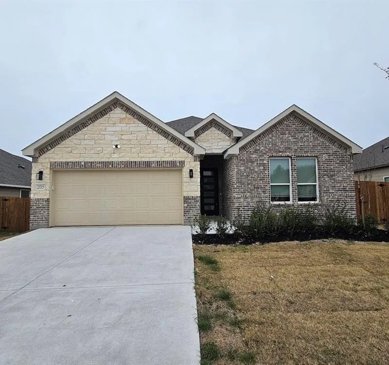 213 Rosemary, Azle TX 76020