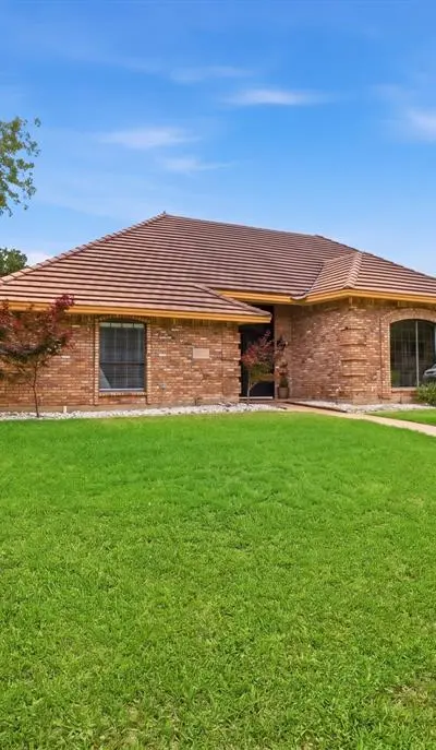 906 Greenbriar Lane, Duncanville TX 75137 - Photo 3