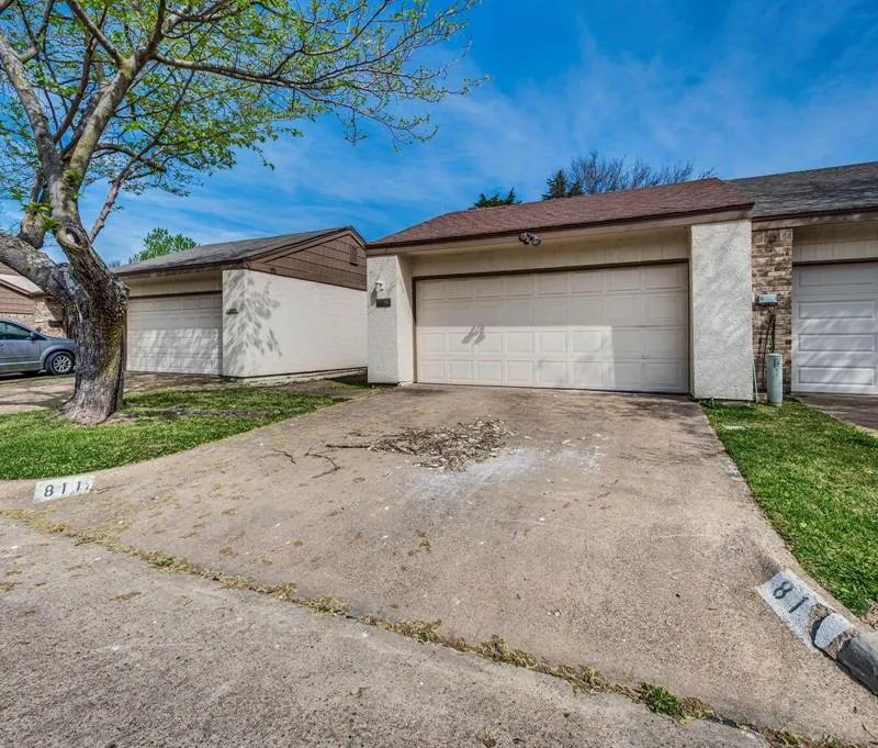 811 Pebble Beach Drive, Garland TX 75043