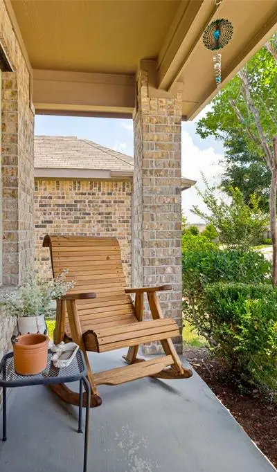 709 Wylie Street, Crowley TX 76036 - Photo 3