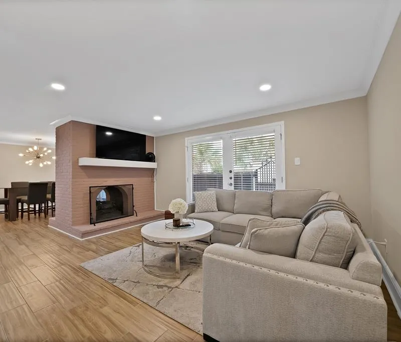 5904 Sandhurst Lane # 145, Dallas TX 75206