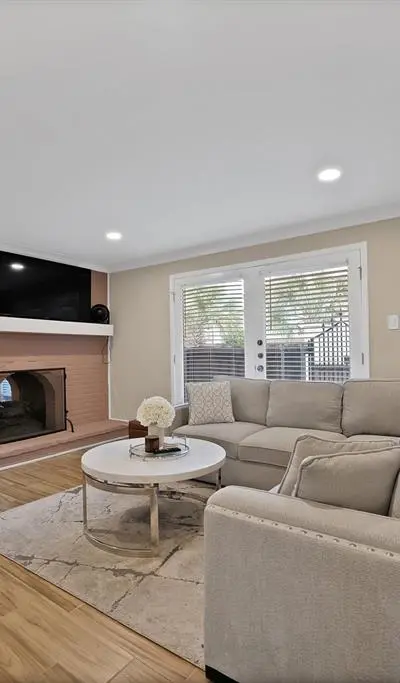 5904 Sandhurst Lane # 145, Dallas TX 75206