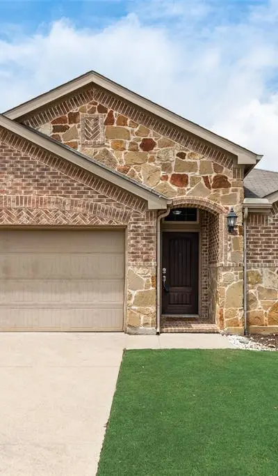 8221 Black Hills Trail, Aubrey TX 76227