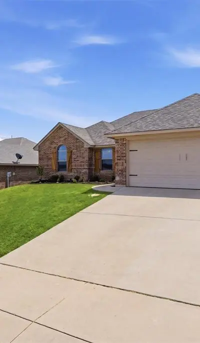 1013 Inverness Drive, Weatherford TX 76086 - Photo 3