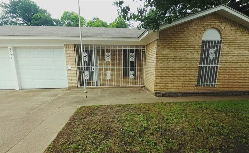 6421 Melinda Drive, Forest Hill TX 76119
