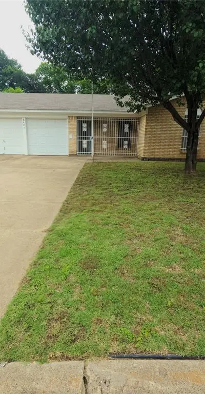 6421 Melinda Drive, Forest Hill TX 76119 - Photo 2