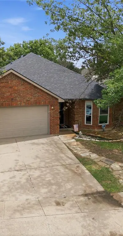 113 Forest Glen Drive, Mansfield TX 76063 - Photo 2