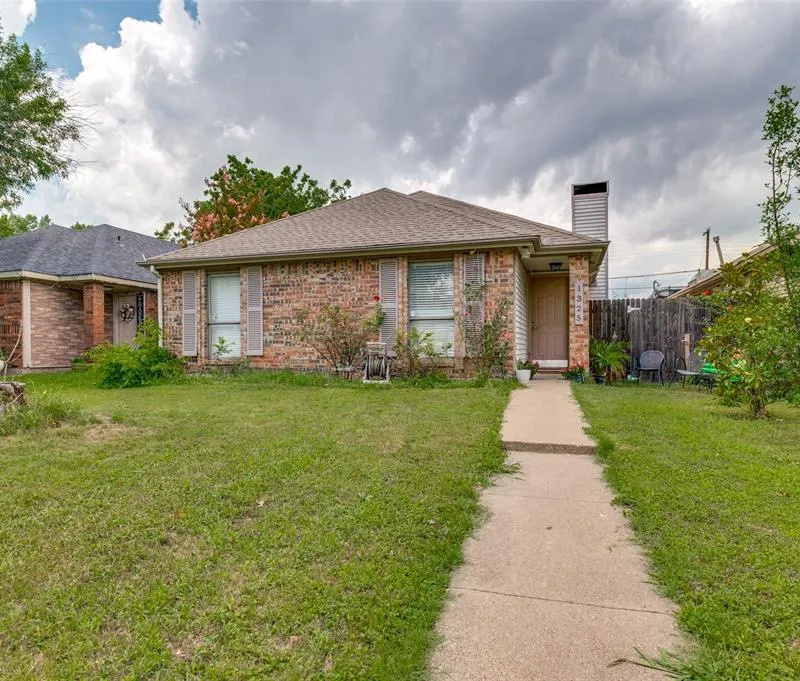 1325 Abbott Drive, Irving TX 75060