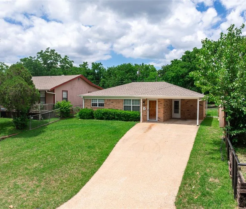 815 W Hull Street, Denison TX 75020