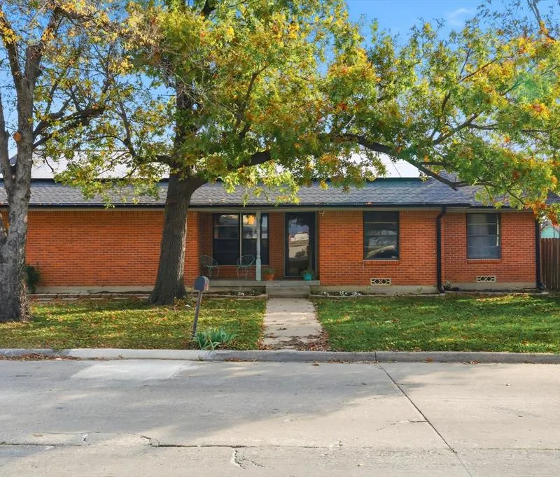 612 N 10th Street, Sanger TX 76266