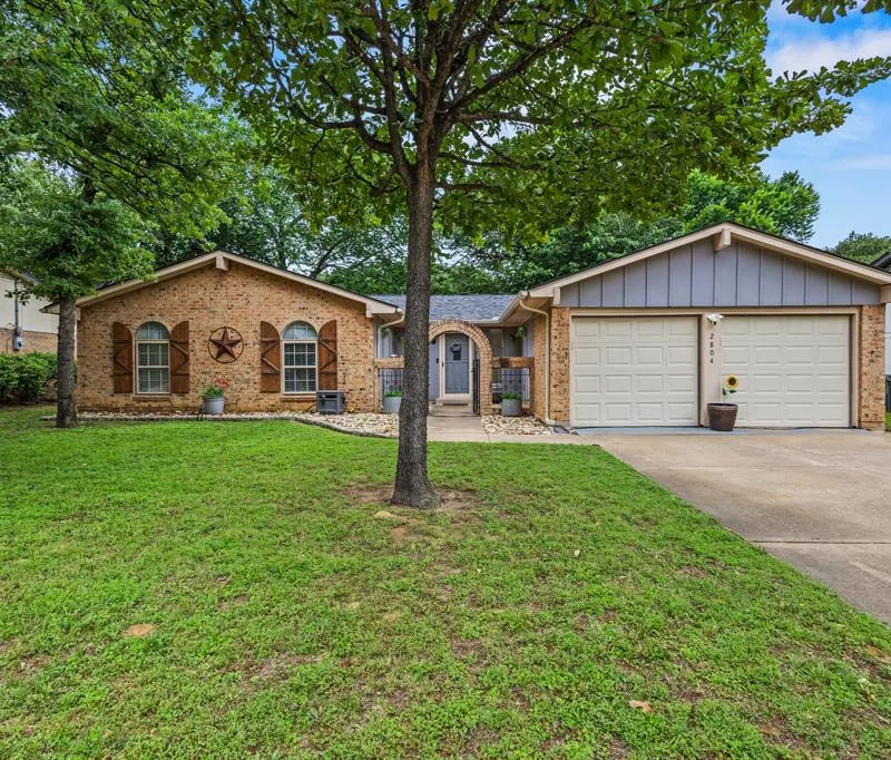 2804 Mintwood Place, Arlington TX 76016