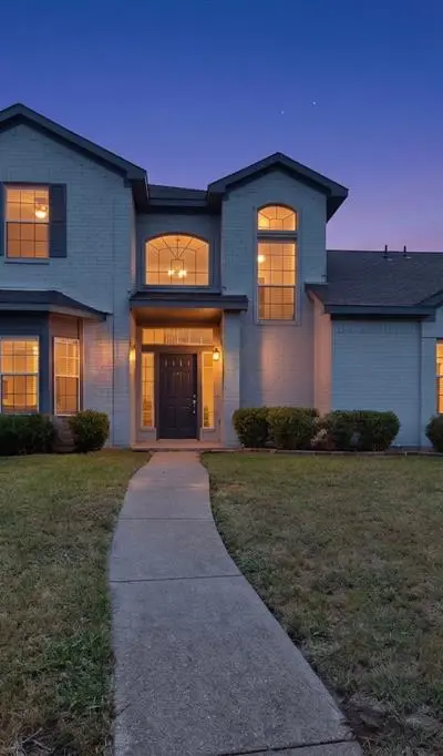 421 Chestnut Lane, DeSoto TX 75115 - Photo 2