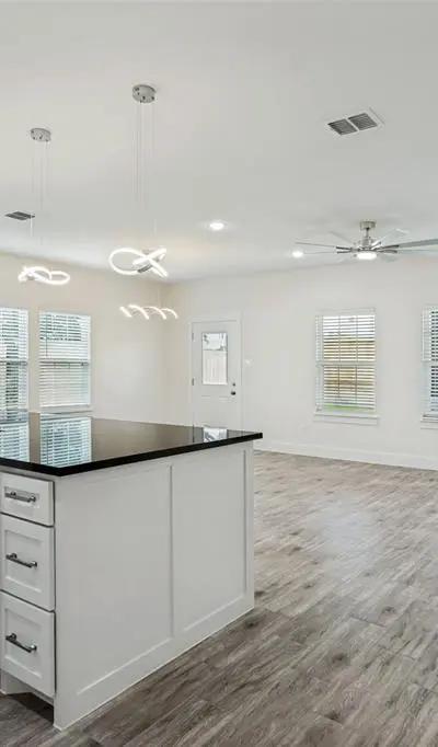 901 E Devitt Street, Fort Worth TX 76110 - Photo 5