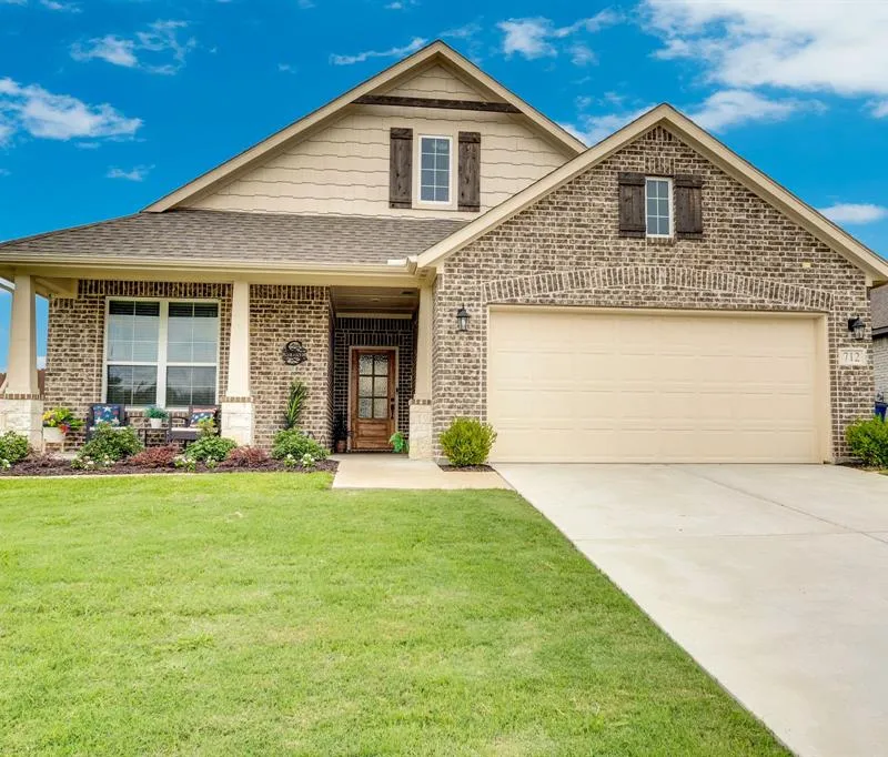 712 Ascot Court, Ennis TX 75119