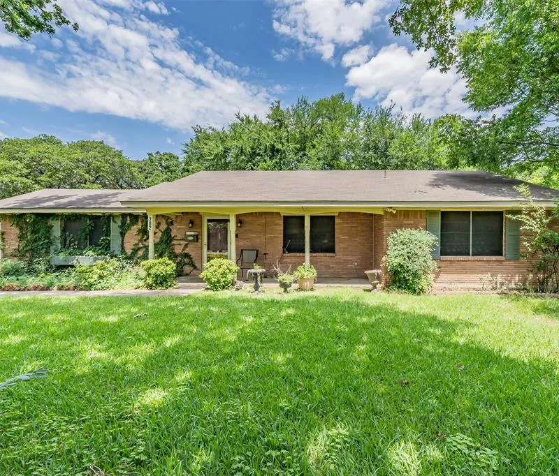 202 Mathis Street, Seagoville TX 75159