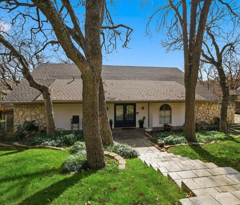 2703 Chinquapin Oak Lane, Arlington TX 76012