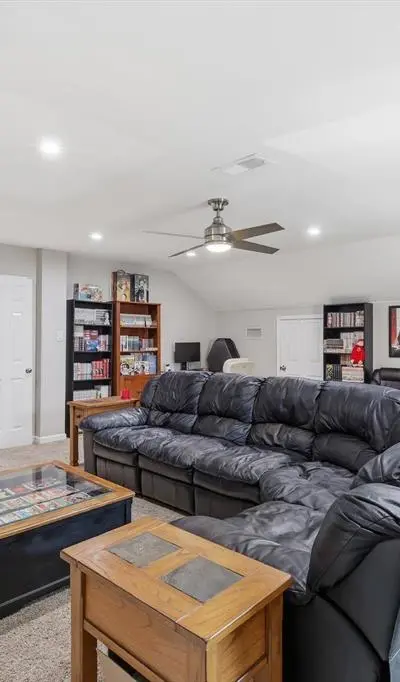 2703 Chinquapin Oak Lane, Arlington TX 76012 - Photo 4