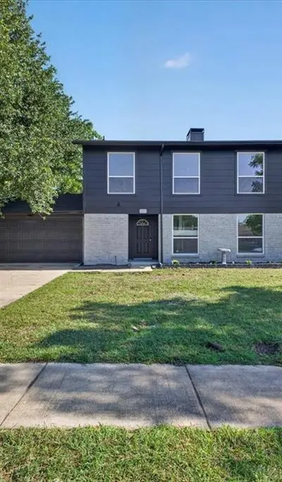 901 Huntington Drive, Lewisville TX 75067 - Photo 2