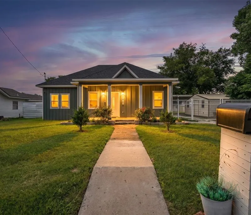 403 13th Street, Mineral Wells TX 76067
