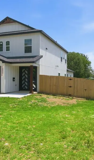 1013 Duff Court, Fort Worth TX 76112 - Photo 3