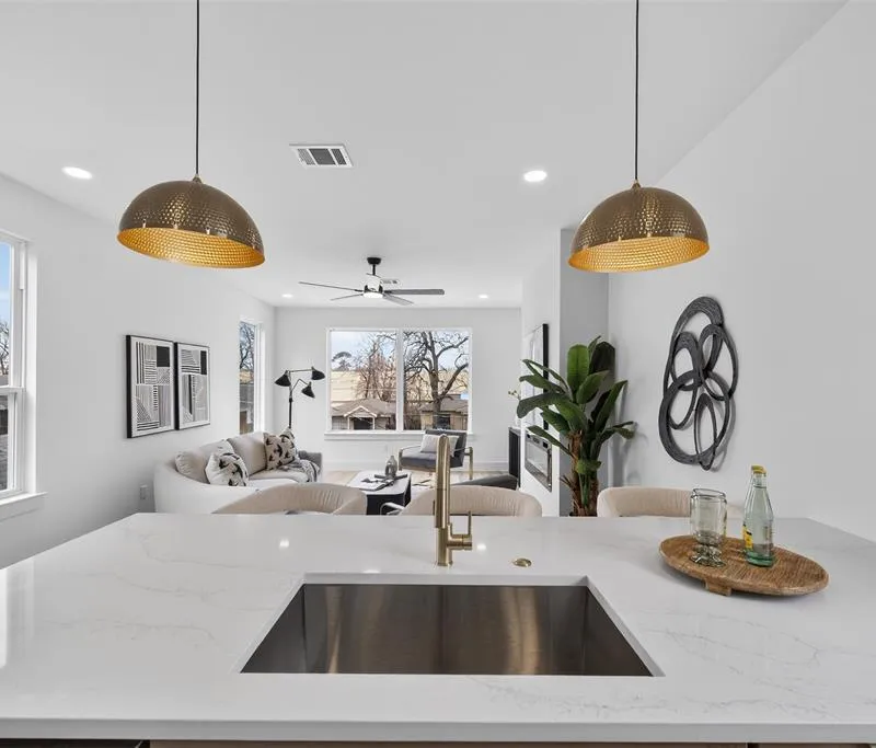 2414 Anderson Street, Dallas TX 75215