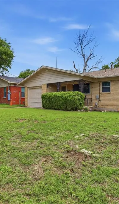 4304 Hodgkins Road, Lake Worth TX 76135 - Photo 5