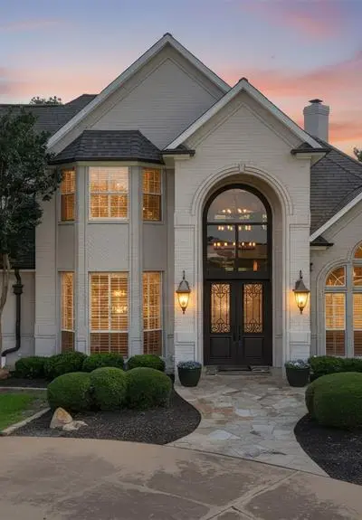 6050 Oak Hollow Drive, Burleson TX 76028