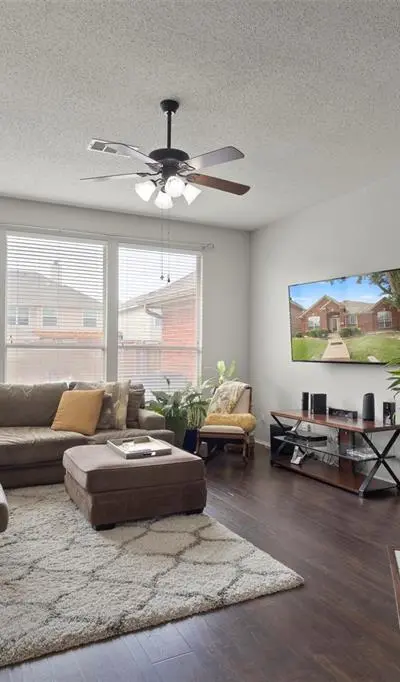 5025 Vineyard Lane, McKinney TX 75070 - Photo 5