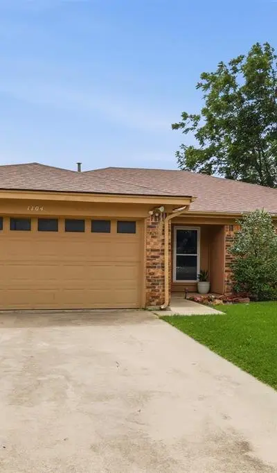 1104 Monterrey Street, Bedford TX 76022 - Photo 3