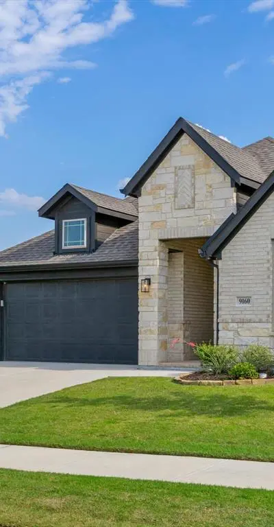 9160 Rock Nettle Drive, Fort Worth TX 76131 - Photo 2