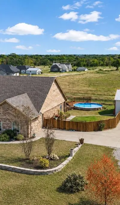 737 County Road 4699, Boyd TX 76023