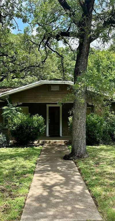 2309 Primrose Avenue, Fort Worth TX 76111 - Photo 2