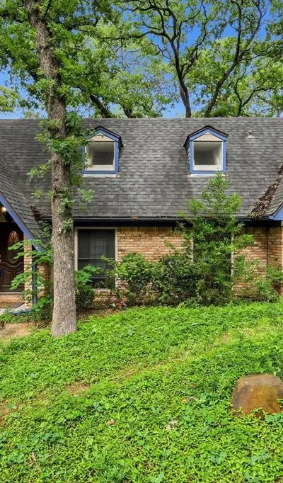 711 Tanglewood Lane, Arlington TX 76012 - Photo 2