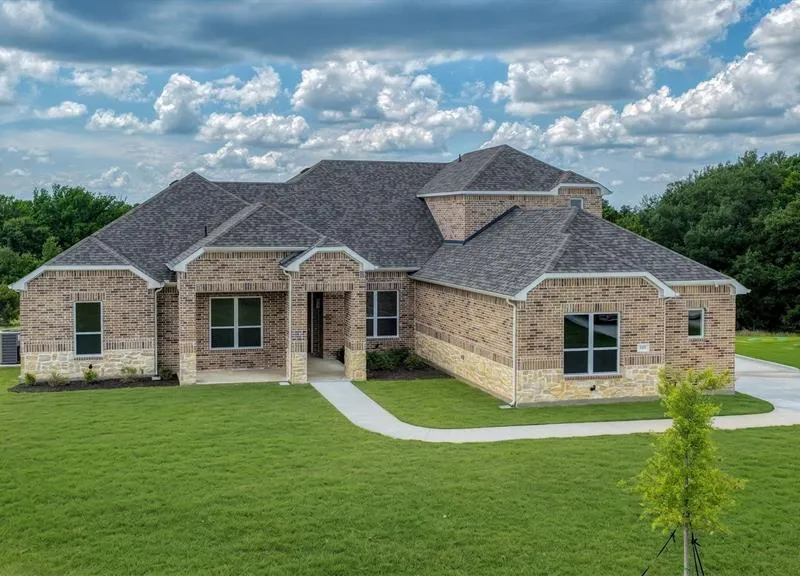 1097 Woodland Road, Weatherford TX 76088
