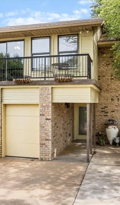4407 Overlook Court, Granbury TX 76049 - Photo 3