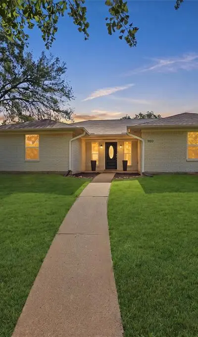 900 Cortez Street, Denison TX 75020 - Photo 2