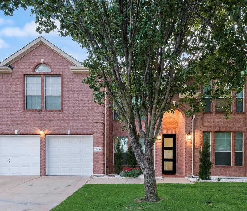 11709 Pheasant Creek Drive, Fort Worth TX 76244