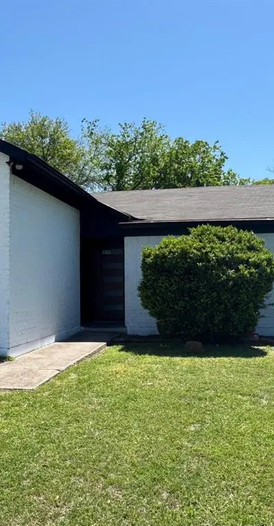 8237 Albert Street, White Settlement TX 76108 - Photo 3