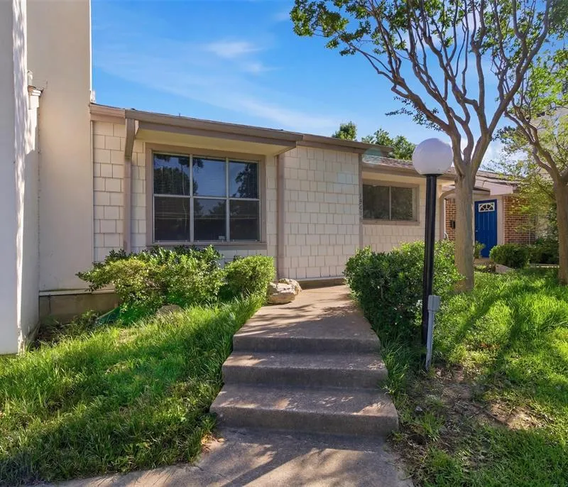 13610 Brookgreen Drive, Dallas TX 75240