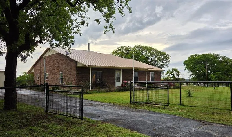 3559 Springfield Road, Springtown TX 76082